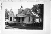 613 W WALNUT ST, a Queen Anne house, built in Green Bay, Wisconsin in 1888.