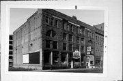 118 - 122 S WASHINGTON ST, a Romanesque Revival large retail building, built in Green Bay, Wisconsin in 1891.