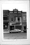 121 S WASHINGTON ST, a Commercial Vernacular tavern/bar, built in Green Bay, Wisconsin in 1900.