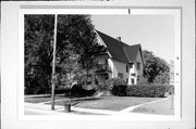 532 S WEBSTER AVE, a Queen Anne house, built in Green Bay, Wisconsin in 1898.