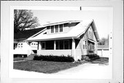 216 WOODLAWN AVE 216 WOODLAWN AVE, a Bungalow house, built in Green Bay, Wisconsin in 1927.