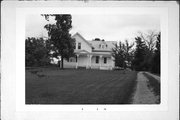 2183 GLENDALE AVE, a Gabled Ell house, built in Howard, Wisconsin in 1826.