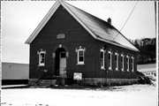 S2053 COUNTY HIGHWAY E, a Front Gabled school-one to six room, built in Waumandee, Wisconsin in 1902.