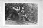 305 N 2ND ST, a Queen Anne house, built in Alma, Wisconsin in 1904.
