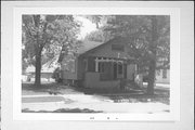 1800 ILLINOIS AVE, a Bungalow house, built in New Holstein, Wisconsin in 1918.