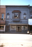 518 HEWETT ST, a Italianate retail building, built in Neillsville, Wisconsin in 1900.