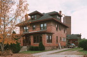 202 W HOWARD ST, a American Foursquare house, built in Portage, Wisconsin in 1913.