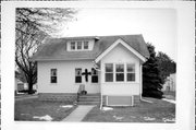 939 W JAMES ST 939 W JAMES ST, a Bungalow house, built in Columbus, Wisconsin in .