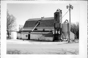 107 S MAIN ST, a Astylistic Utilitarian Building mill, built in Fall River, Wisconsin in 1917.