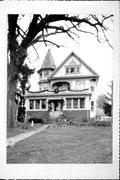 607 CORNER ST, a Queen Anne house, built in Lodi, Wisconsin in 1903.