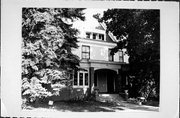 101 E PLEASANT ST, a Queen Anne house, built in Portage, Wisconsin in 1904.