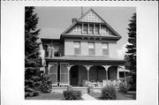 235 W PLEASANT ST, a Queen Anne house, built in Portage, Wisconsin in 1897.