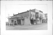 208 W WISCONSIN ST, a Contemporary gas station/service station, built in Portage, Wisconsin in .