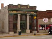 202 W MAIN ST 202 W MAIN ST, a Neoclassical/Beaux Arts bank/financial institution, built in Hortonville, Wisconsin in 1916.
