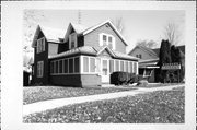613 E BROADWAY ST, a Gabled Ell house, built in Wisconsin Dells, Wisconsin in 1900.