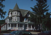Church St (AKA W SIDE OF MILL ST BETWEEN MARCH AND PLEASANT STS), a Queen Anne house, built in Soldiers Grove, Wisconsin in 1899.