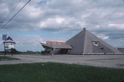 W6??? STATE HIGHWAY 33, a Other Vernacular restaurant/supper club, built in Oak Grove, Wisconsin in 1960.