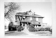 514 E WALNUT ST, a Colonial Revival/Georgian Revival house, built in Horicon, Wisconsin in 1910.