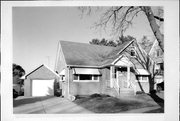 1010 E WALNUT ST, a Gabled Ell house, built in Horicon, Wisconsin in .
