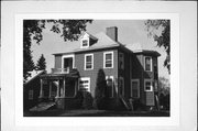 609 E 4TH ST, a Queen Anne house, built in Superior, Wisconsin in 1898.