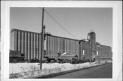 41 DOCK ST, TOWER BAY SLIP, ST LOUIS BAY, a Astylistic Utilitarian Building grain elevator/feed mill, built in Superior, Wisconsin in 1941.