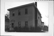 902 MAIN ST E, a Two Story Cube house, built in Menomonie, Wisconsin in 1905.