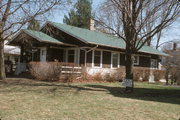 333 GARFIELD AVE, a Bungalow house, built in Eau Claire, Wisconsin in 1915.