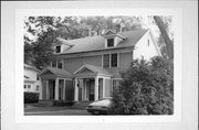 1252-1254 S DEWEY ST, a Colonial Revival/Georgian Revival duplex/two-flat, built in Eau Claire, Wisconsin in 1910.