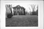 463 GILBERT AVE, a American Foursquare house, built in Eau Claire, Wisconsin in 1907.