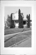 1009 GRAHAM AVE, a Cross Gabled house, built in Eau Claire, Wisconsin in 1890.
