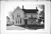 321 NIAGARA ST, a Gabled Ell house, built in Eau Claire, Wisconsin in 1871.