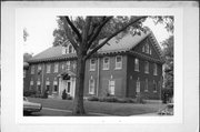 907 PORTER AVE, a Colonial Revival/Georgian Revival house, built in Eau Claire, Wisconsin in 1923.