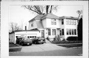 1616 STATE ST, a Dutch Colonial Revival house, built in Eau Claire, Wisconsin in 1907.