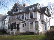 916-920 KING ST, a Queen Anne house, built in La Crosse, Wisconsin in 1891.