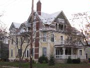 950 CASS ST, a Queen Anne house, built in La Crosse, Wisconsin in 1884.