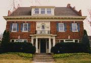 2618 N TERRACE AVE, a Colonial Revival/Georgian Revival house, built in Milwaukee, Wisconsin in 1911.