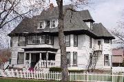 360 1ST ST, a Queen Anne house, built in Menasha, Wisconsin in 1899.