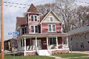 400 BROAD ST, a Queen Anne house, built in Menasha, Wisconsin in 1891.