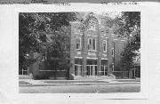 900 WISCONSIN ST, a Prairie School school – elem/middle/jr high/high, built in Lake Geneva, Wisconsin in 1928.