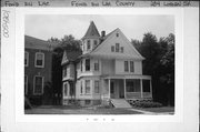 284 LINDEN ST, a Queen Anne house, built in Fond du Lac, Wisconsin in 1904.