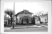 522 S PARK AVE, a American Foursquare house, built in Fond du Lac, Wisconsin in 1922.