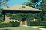 6167 WASHINGTON CIR, a Prairie School house, built in Wauwatosa, Wisconsin in 1924.