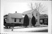 129 E 11TH ST, a Gabled Ell house, built in Fond du Lac, Wisconsin in 1860.