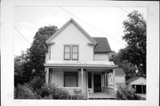 304 N MAIN ST / STATE HIGHWAY 26, a Gabled Ell house, built in Rosendale, Wisconsin in 1900.