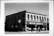 400 E MAIN ST 400 E MAIN ST, a Italianate large retail building, built in Waupun, Wisconsin in 1868.