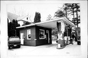 340 S CHESTNUT ST 340 S CHESTNUT ST, a Twentieth Century Commercial gas station/service station, built in Platteville, Wisconsin in 1931.