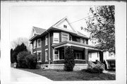 400 S COURT ST, a Queen Anne house, built in Platteville, Wisconsin in 1908.