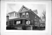 120 MARKET ST, a Queen Anne house, built in Platteville, Wisconsin in 1906.