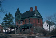 2004 10TH ST, a Queen Anne house, built in Monroe, Wisconsin in 1888.