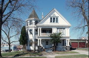 133 N WISCONSIN ST, a Queen Anne house, built in Berlin, Wisconsin in 1910.